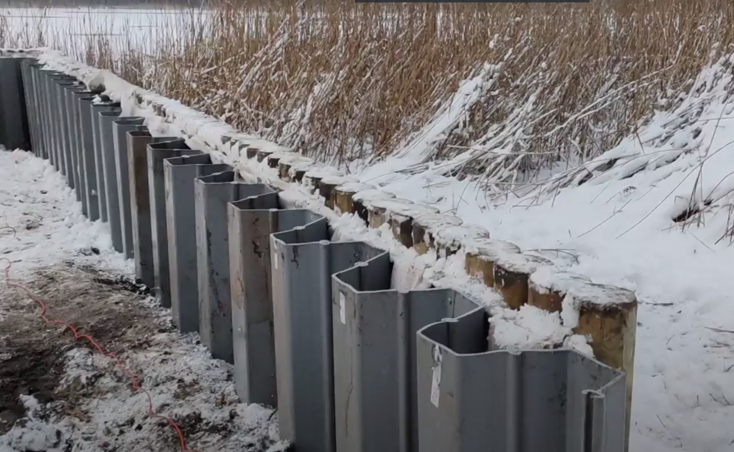 Зимняя установка подпорно-фильтрационной стены -20 g-500 шпунт - Латвия